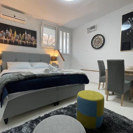 Old Town Bridge Apartment Zara Esterno foto