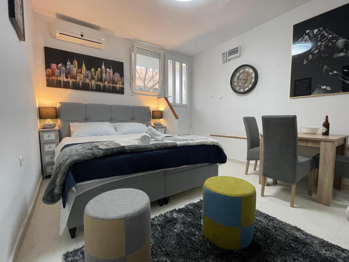 Old Town Bridge Apartment Zara Esterno foto