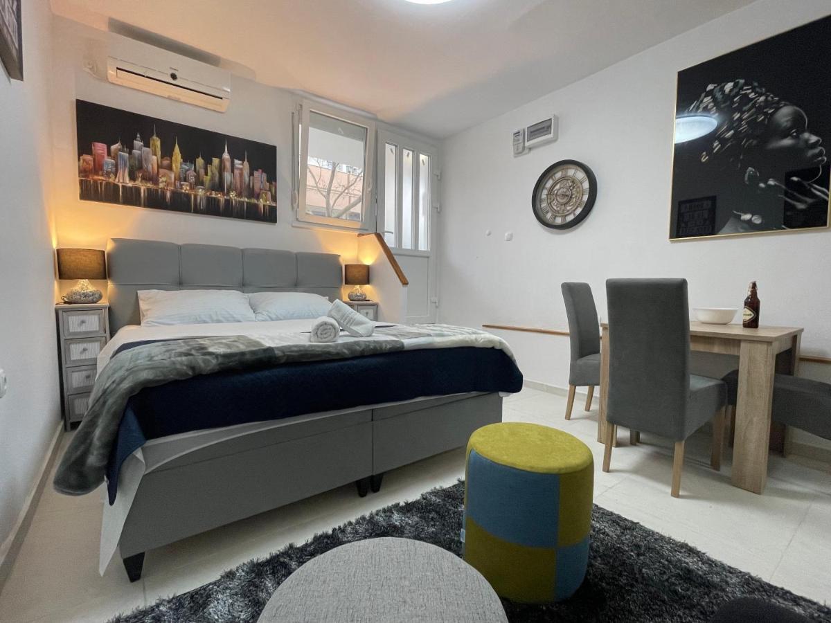 Old Town Bridge Apartment Zara Esterno foto