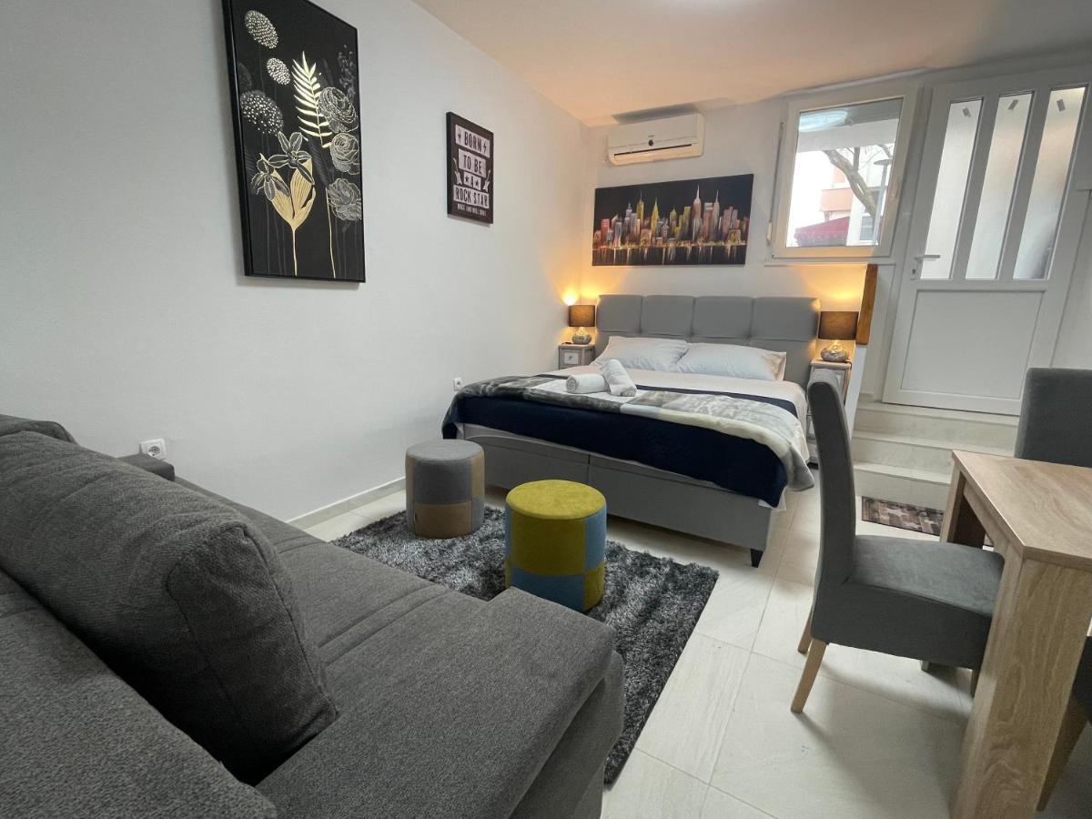 Old Town Bridge Apartment Zara Esterno foto