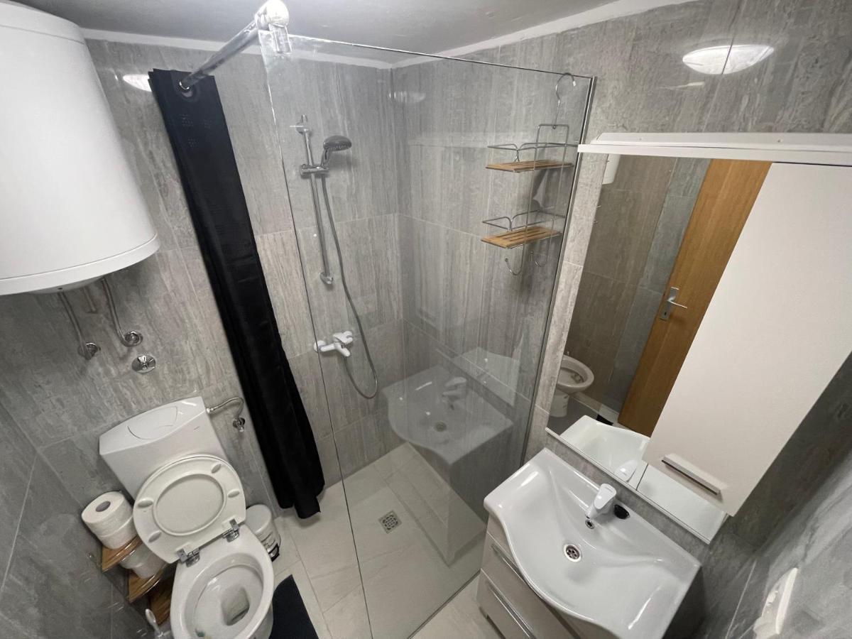 Old Town Bridge Apartment Zara Esterno foto