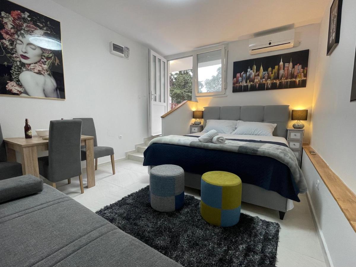 Old Town Bridge Apartment Zara Esterno foto