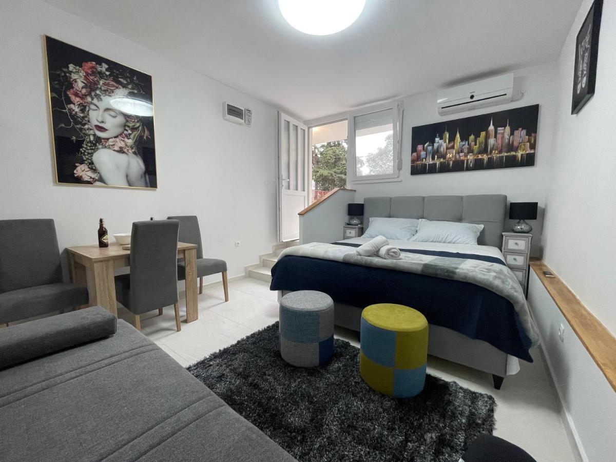 Old Town Bridge Apartment Zara Esterno foto