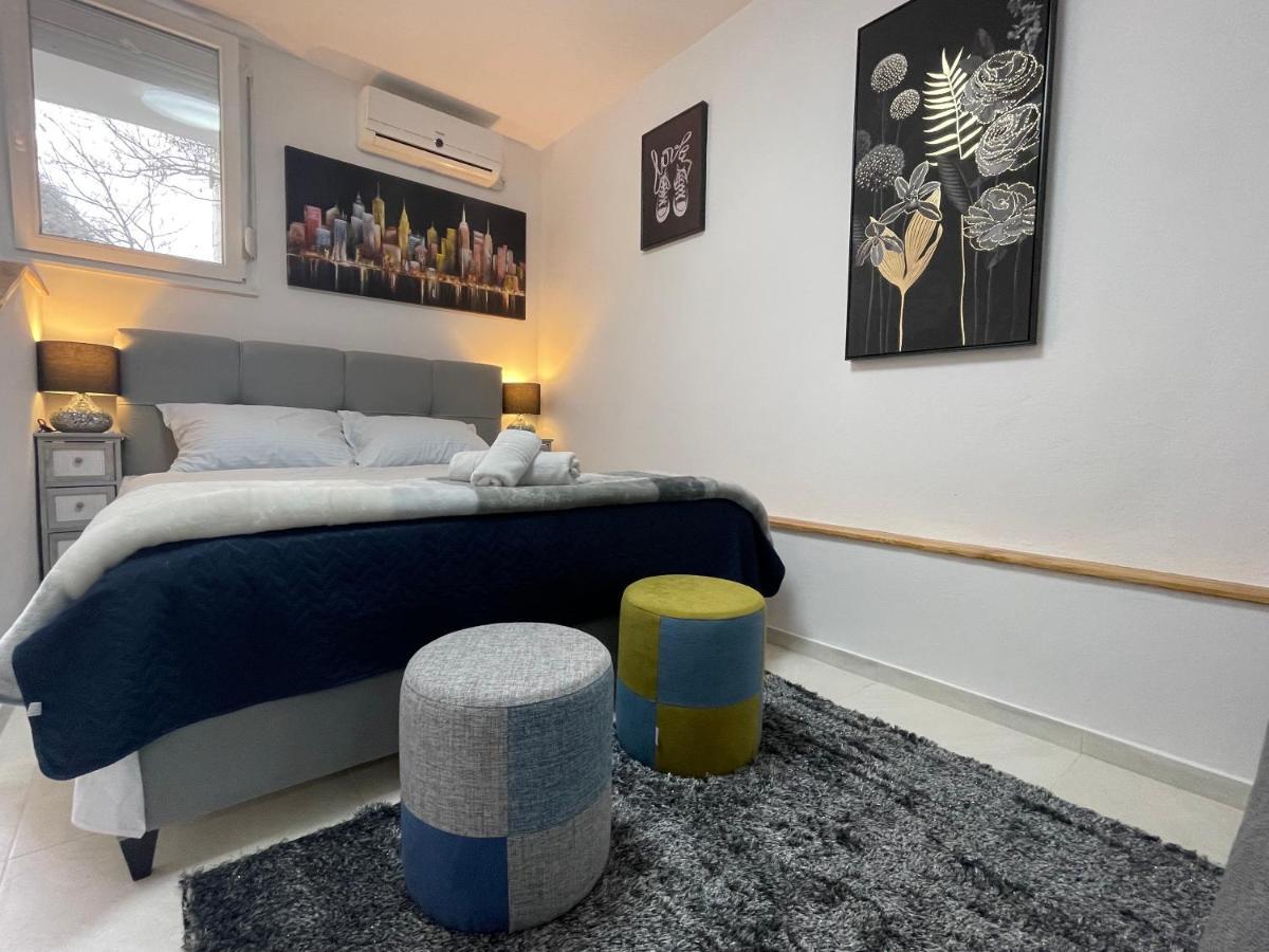 Old Town Bridge Apartment Zara Esterno foto